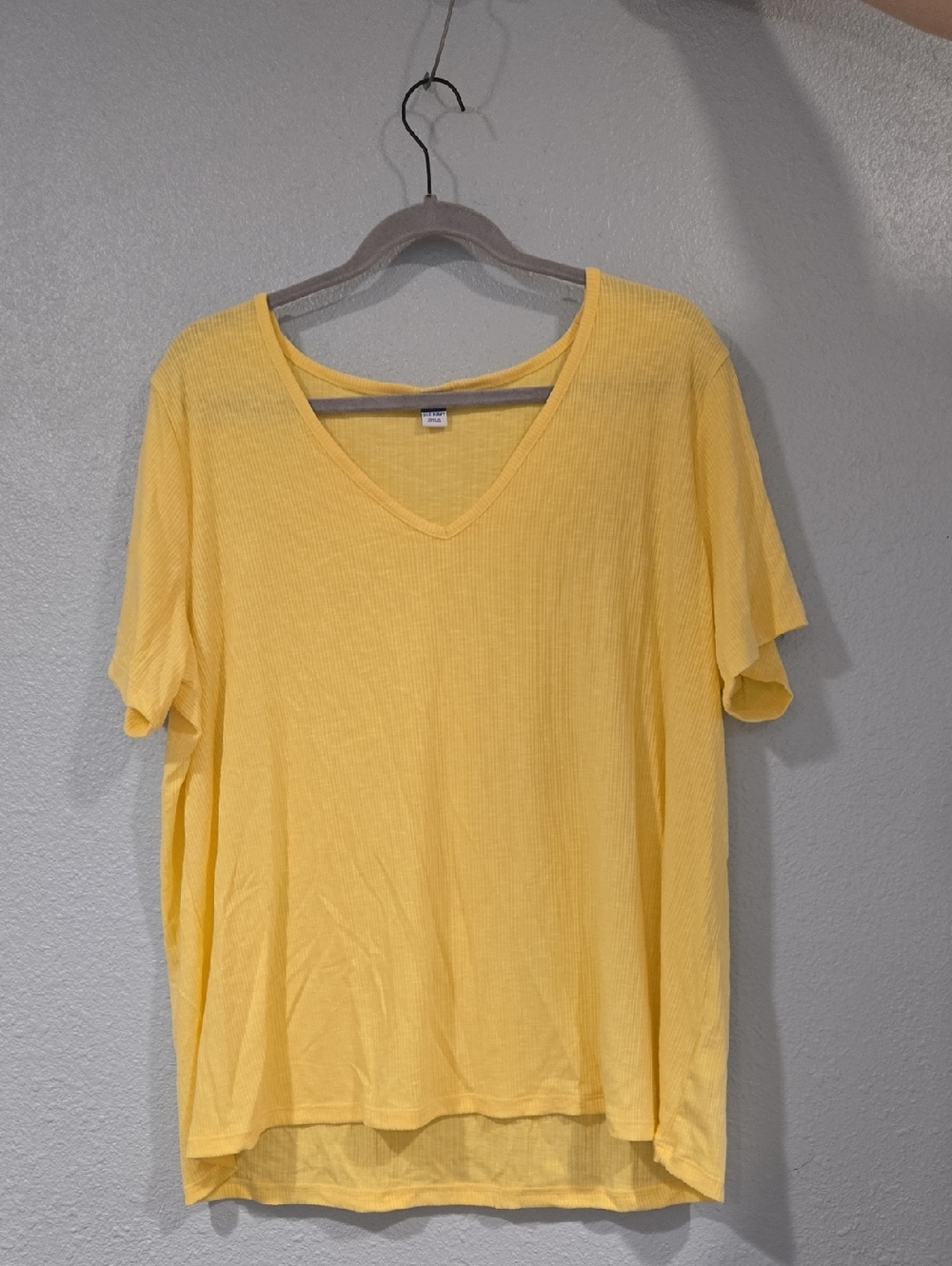 Old Navy Yellow Short Sleeve V-Neck Tee